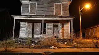 ASMR whispering - The Breathing House on Bellamy Street (Horror Story)