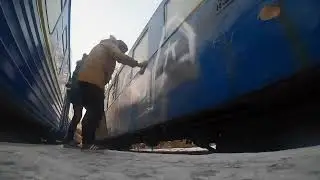 Вандалы обрисовали вагоны детской железной дороги
