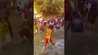 Lomba 17 Agustus paling unik tangkap ikan di sungai