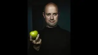 неко арк обозревает какую-то хуйню