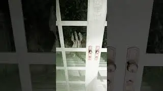 Призрак откроет дверь?