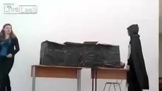 Неудачно распилили школьницу / Failed sawed schoolgirl