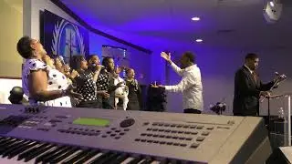Temple of Praise Assembly Choir 'We Offer Praise!'