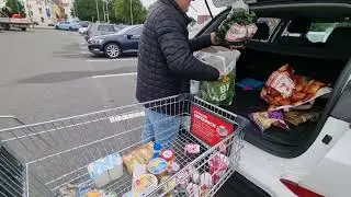 Деньги сдала/ закупки/ смотрите за детьми.