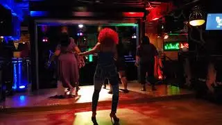 EL- GIRL ON FIRE 🔥 Line Dance (Live)