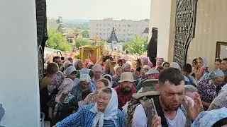 Какими словами в Почаевской Лавре встречали крестоходцев.