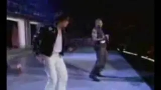 Usher Vs. Michael Jackson - Robot Dance Moves