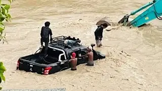 Kareta Hilux mota Lori iha ViQueQue