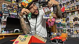 Fingerboarding session in the Toy Box with my Tech Deck!