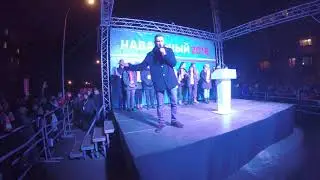 Бабушка высказывается на митинге Навального в Кемерово. Самые искренние пожелания.