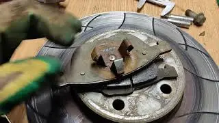 Профилактика передних тормозов. Форд Фокус 2