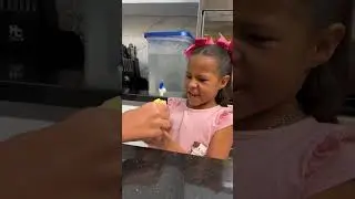 Mis hijas pelean por un pan