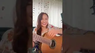 Это школа Соломона Пляра (АРКАДИЙ СЕВЕРНЫЙ). Исполняет Ирина Ромашка
