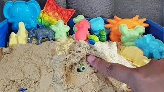 KINETIC SAND PARTY! Learn Sea Animals For Kids