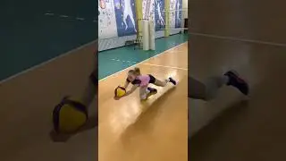 Как сделать прием с перекатом ? 🔥🏐