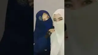DUA WANITA BERCADAR YANG SANGAT CANTIK