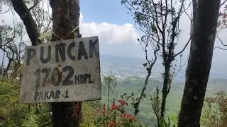 Puncak Gunung Luhur 1702 Mdpl - Jalur Trek Gunung Luhur Puncak Bogor