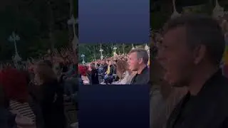 Дочка Пелагеи поет "Коня" у нее на концерте