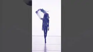 She’s the Supermodel of the moment… #anokyai #mugler #supermodel #fashion #shorts #runway