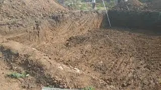 Начало строительства домика 11*11 м.Котлован и работа техники.Харьков 2018