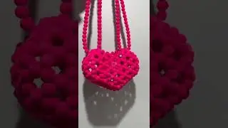Сумочка из бусин в виде сердечка Плела не я,может кому то пригодится,хочу со временем попробовать