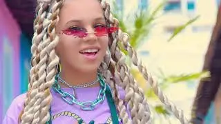 canción el mundo de indy love yourserf Challeng