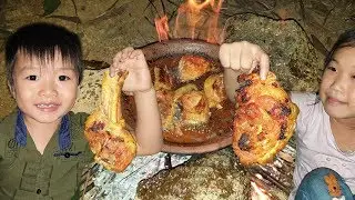 Primitive Technology - Cooking Chicken On Clay with Little Girl and Eating delicious