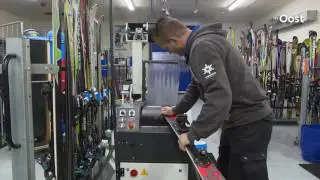 Druk in Denekamp: Kienhuis onderhoudt een derde van alle Nederlandse ski's