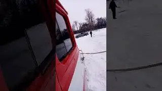 Заливаем детям каток на основной работе. Водитель автомобиля пожарного.
