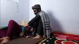 the Monk is doing with the girl زندگی سیاه زن بی اولاد که وادار می‌شود پیش ملالندی