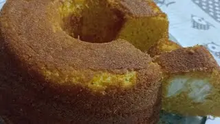 BOLO DE FUBÁ COM REQUEIJÃO