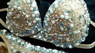 Купальник со стразами.