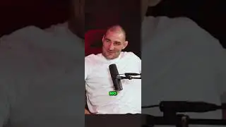 Sean strickland calls Theo von re***d 😂😂