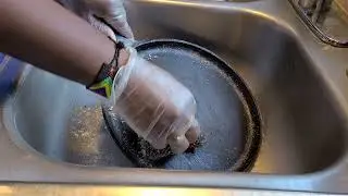 HOW TO CLEAN CAST IRON SKILLET | EASY WAY!