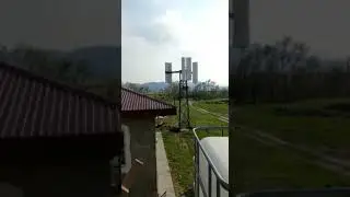 ветрогенератор вертикальный ,был сильный  порыв ветра свернуло мощный кардан из 76 мм трубы..