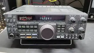 Kenwood TS-440S HF Transceiver