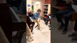 Medellin Sofiane Pamart, les papy et mamy adorent ce morceau au piano