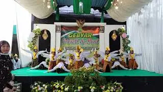 Tari Saman oleh kelas 3 Shofa Madibja