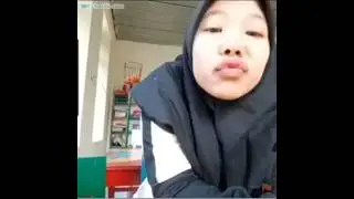 OME TV : Reaksi cewek cantik liat ular kasur prank vol.12
