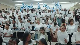 עם ישראל חי - מקיף ב׳ אשקלון - המתולתלות שירת המונים