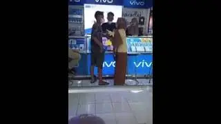 Virallll, cewek memaksa pacarnya untuk beli HP iPhone😱😱