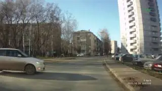 Тупая на шкоде. Дура. Блондинка.