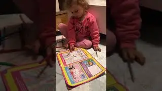 Ceylinle renkleri öğreniyoruz ☺️