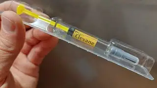 Vérhigító injekció beadása hasba