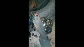 Removing the Volvo FH 12 water pump