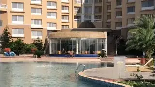 A Tour of a 5-Star Hotel Lobby