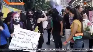 Así noquearon a reportero en marcha feminista contra la violencia de genero