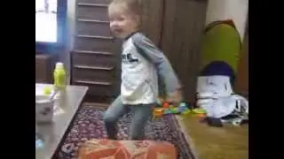 степан танцует)