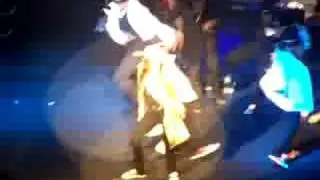 Fly on the Wall- Miley Cyrus @ Foxwoods 09/27