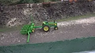 1/64  Hill and Field Farm Display